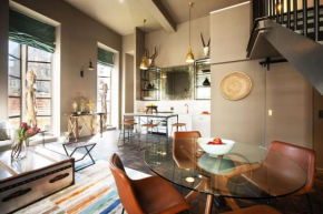 Cosy African Art Deco Apartment